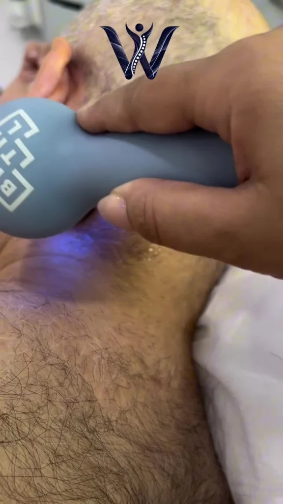 جلسة علاج بالأجهزة في المركز